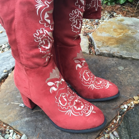 Shoes - Embroidered Bohemian Ukraine Faux Suede Boots